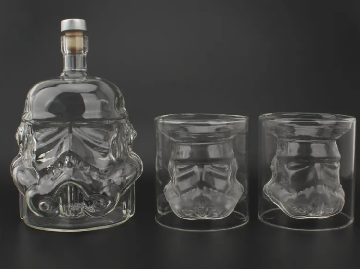 Borosilicate glass decanter
